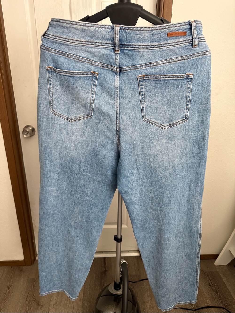 Pilcro Anthropologie Barrel Leg Jeans Women’s US 32 Light Wash High Rise Denim - Picture 3 of 14